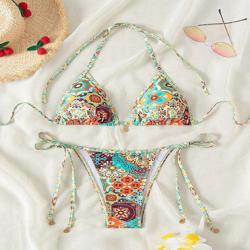 Damen Triangel-Bikini mit floralem Muster und eleganten Bindebändern Echo Archiv
