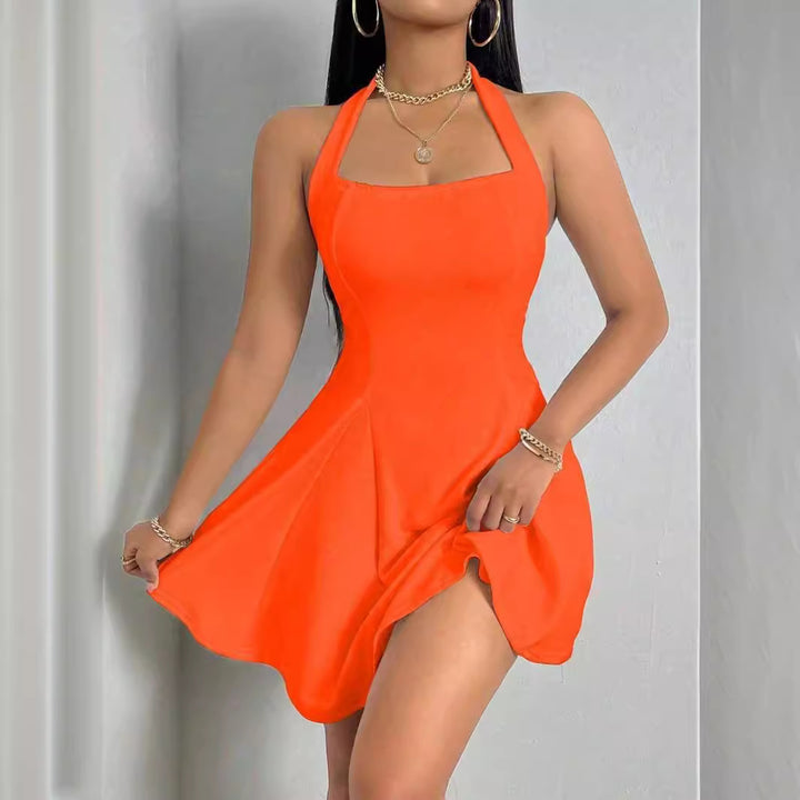 Damen Sommerliches Neckholder Kleid mit fließendem Saum Echo Archiv