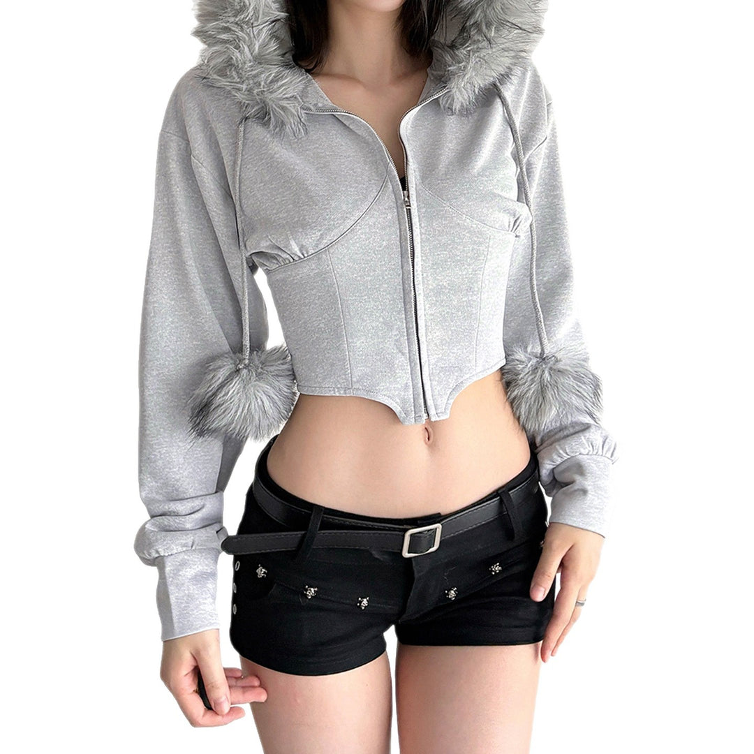 Damen nan kurzes Kapuzen‑Sweatshirt mit Kunstfellbesatz, Reißverschluss und Pompon-Kordeln Echo Archiv