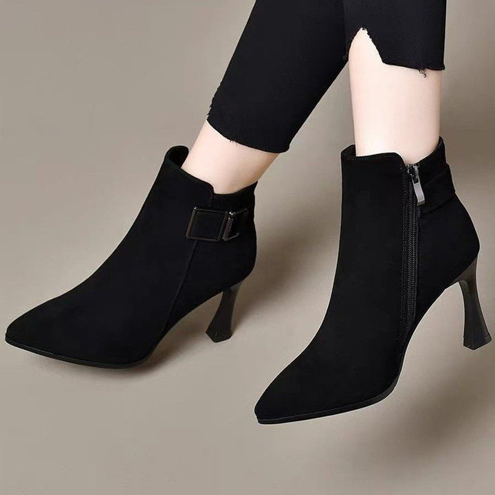 Damen Elegante Stiefeletten mit hohem Absatz und Schnallen-Detail Echo Archiv
