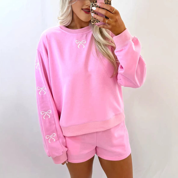 Damen Kuscheliges Sweat-Lounge-Set mit Shorts und bestickten Ballonärmeln – Avélisse