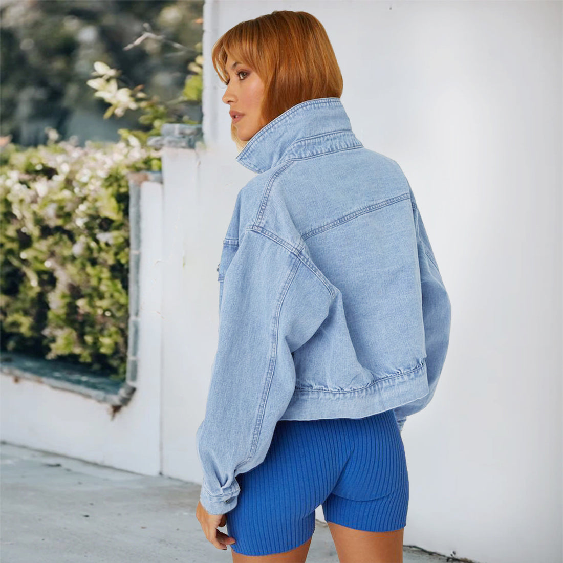 Damen Cropped Oversize-Denimjacke mit Druckknopf-Front und aufgesetzten Brusttaschen Echo Archiv