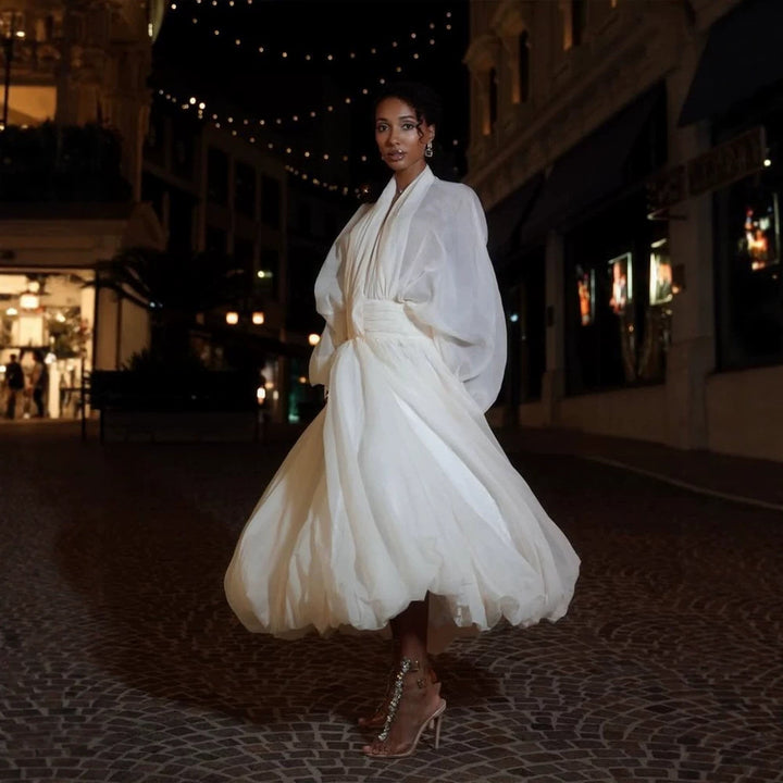 Damen Luftiges Plissiertes Maxikleid mit Ballon‑Saum, V‑Ausschnitt und Schalkragen Echoarchiv