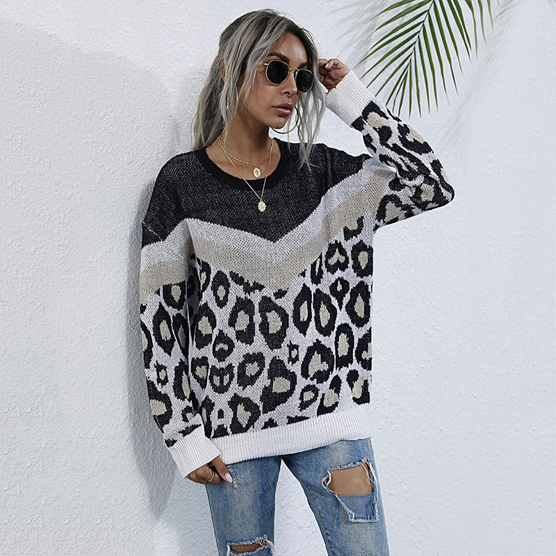 Damen Oversize Strickpullover mit Leopardenjacquard und kontrastierender V‑Blende Echoarchiv