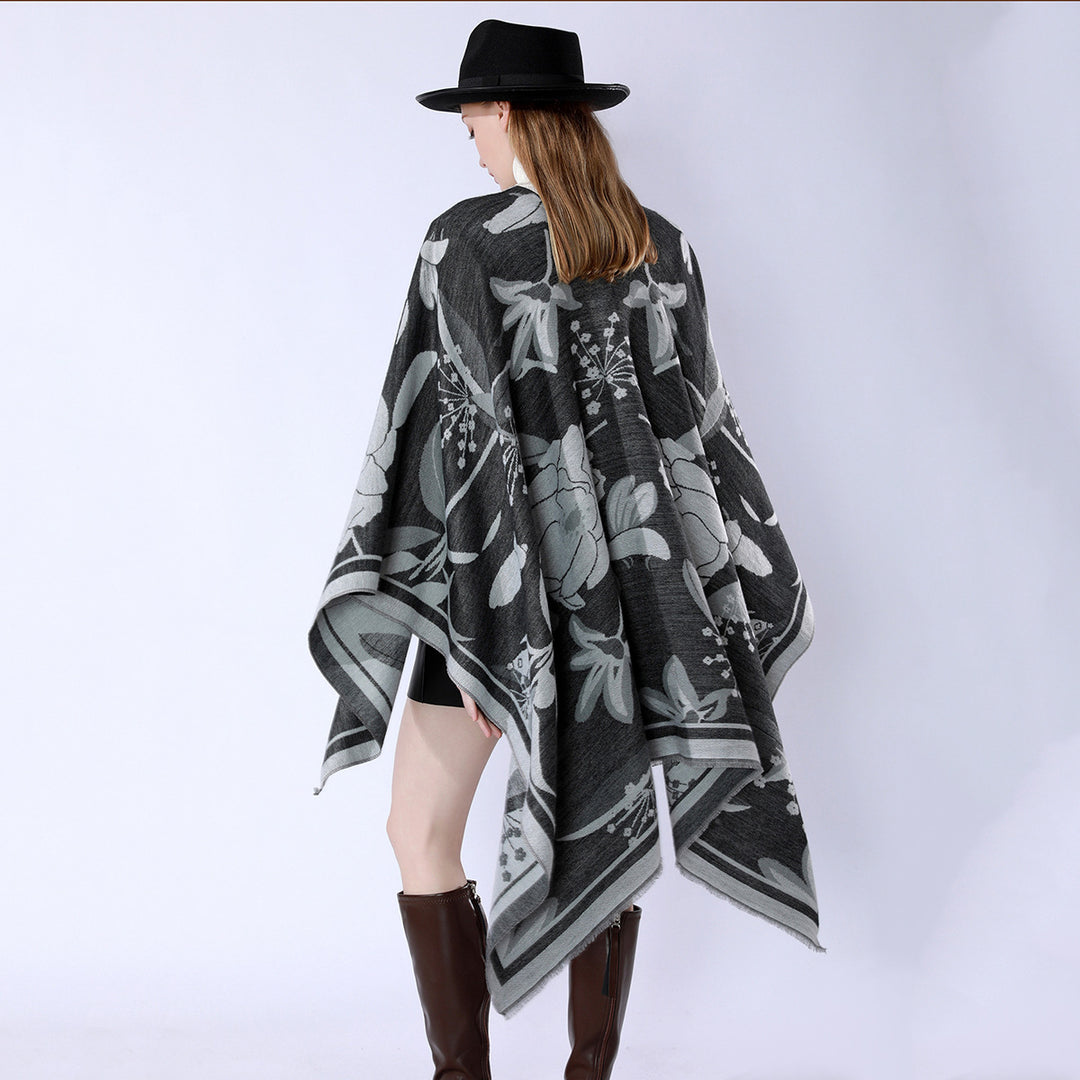 Damen Floraler Jacquard-Überwurf im kastigen Kimono-Fall mit feiner Fransenkante – Célinea
