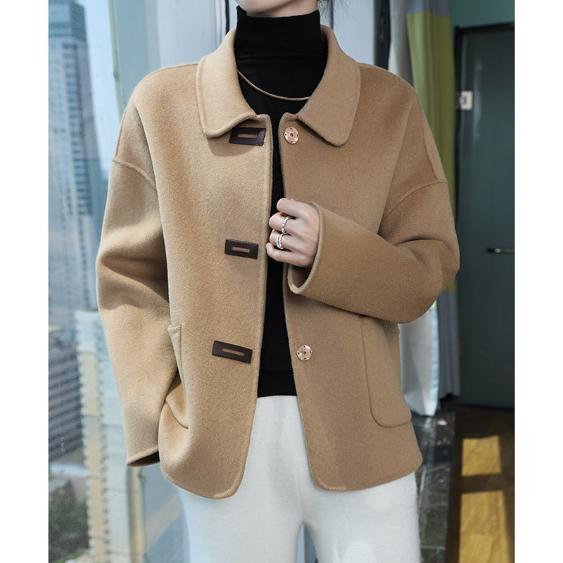 Damen Kurzmantel aus Wollmix mit Hemdkragen, kastiger Silhouette und Eingrifftaschen Echoarchiv