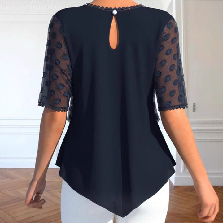 Damen nan elegante Lagenbluse mit transparentem Tüllüberzug, Pünktchenstruktur und asymmetrischem Zipfelsaum Echo Archiv