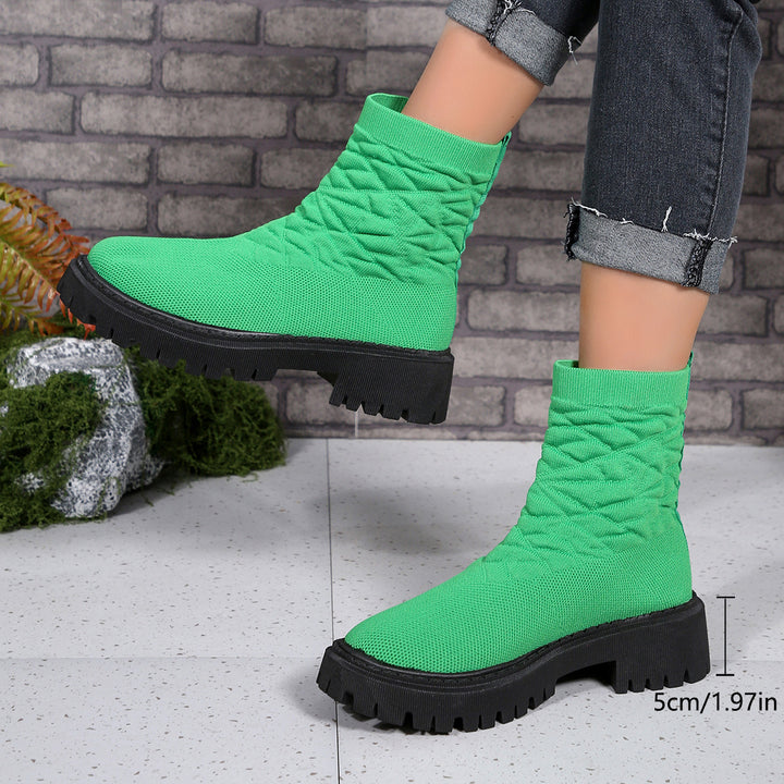 Damen Strick-Sockenboots mit geometrischer Stepp-Optik und klobiger Lug-Sohle Echoarchiv