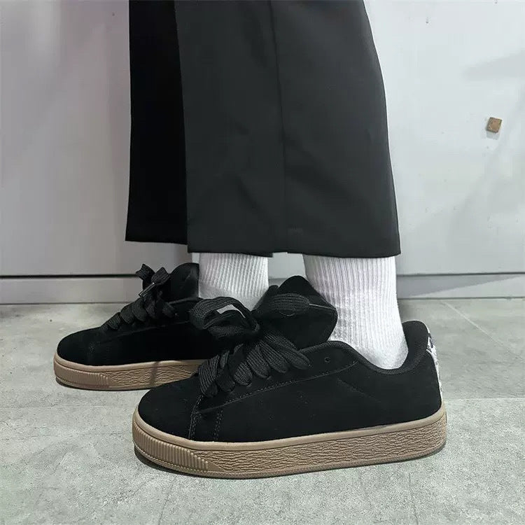 Damen Sportliche Sneaker aus hochwertigem Wildleder mit rutschfester Sohle Echo Archiv