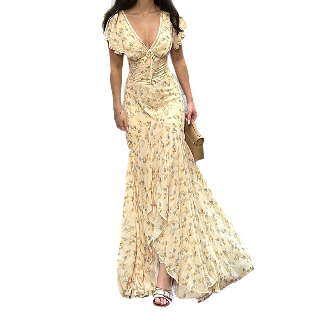 Damen Maxikleid mit romantischem Blumenmuster und verspieltem V-Ausschnitt Echo Archiv