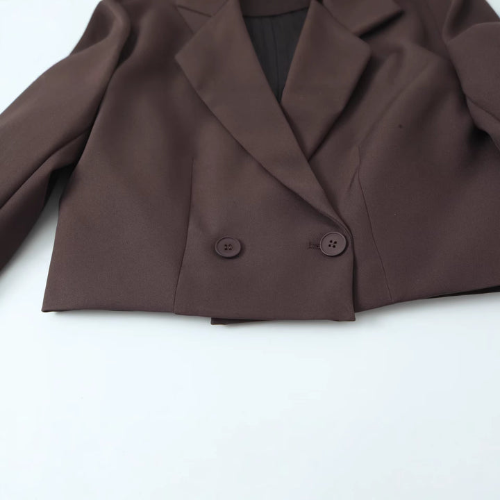 Damen Cropped-Blazer mit Doppelknopf, tailliertem Schnitt und schmalem Revers Echo Archiv
