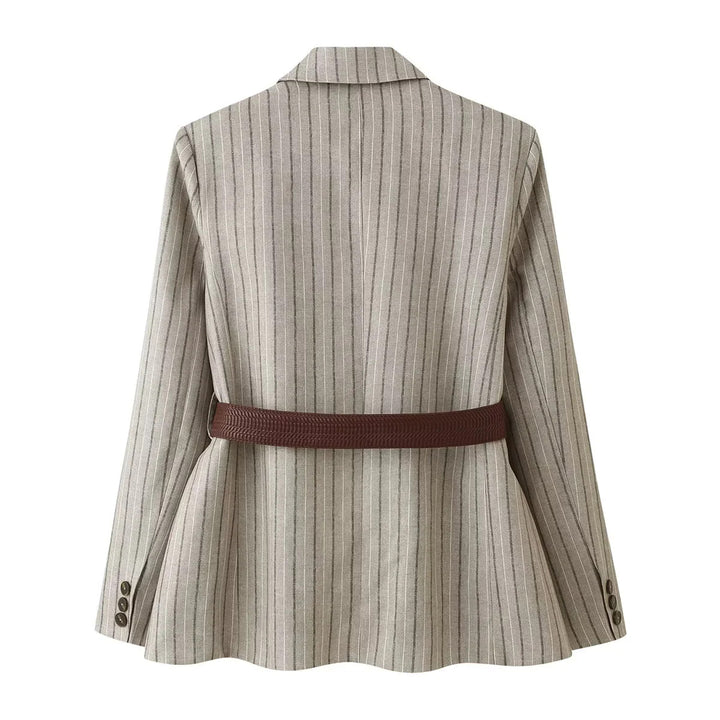 Damen taillierter Nadelstreifen-Blazer mit dekorativem Gürtel und Pattentaschen – Valéne