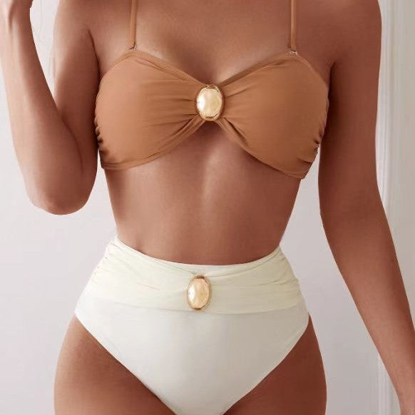 Damen Hochgeschnittenes Bikini-Set mit schickem Gold-Detail Echo Archiv