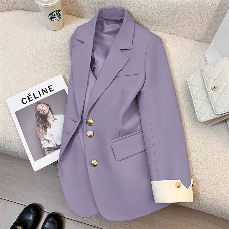 Damen Eleganter Blazer mit goldenen Knöpfen Echo Archiv