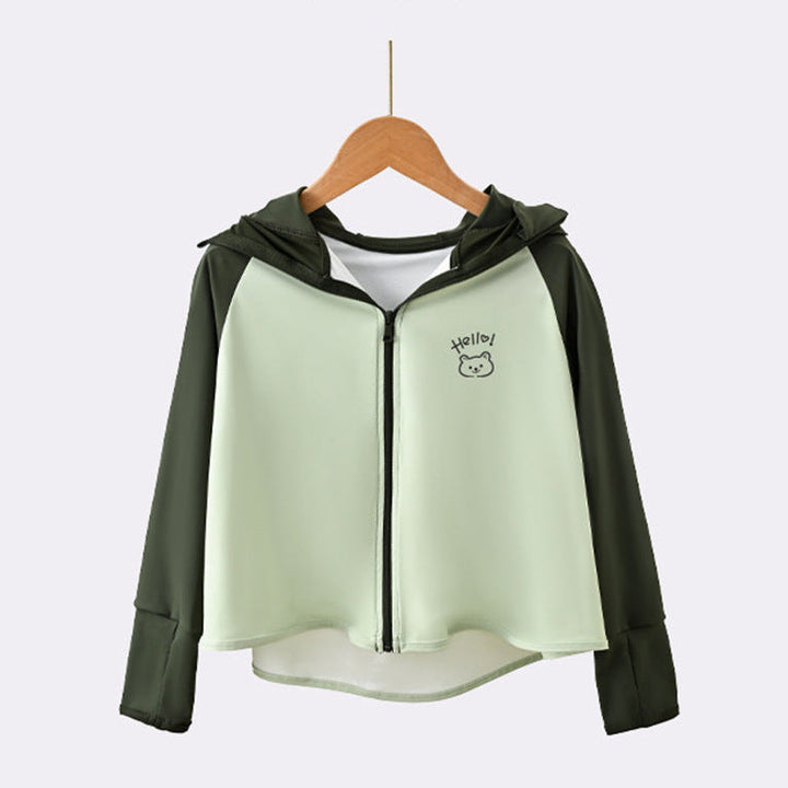 Damen leichte Sportjacke mit Kapuze und dezentem Motiv Echo Archiv