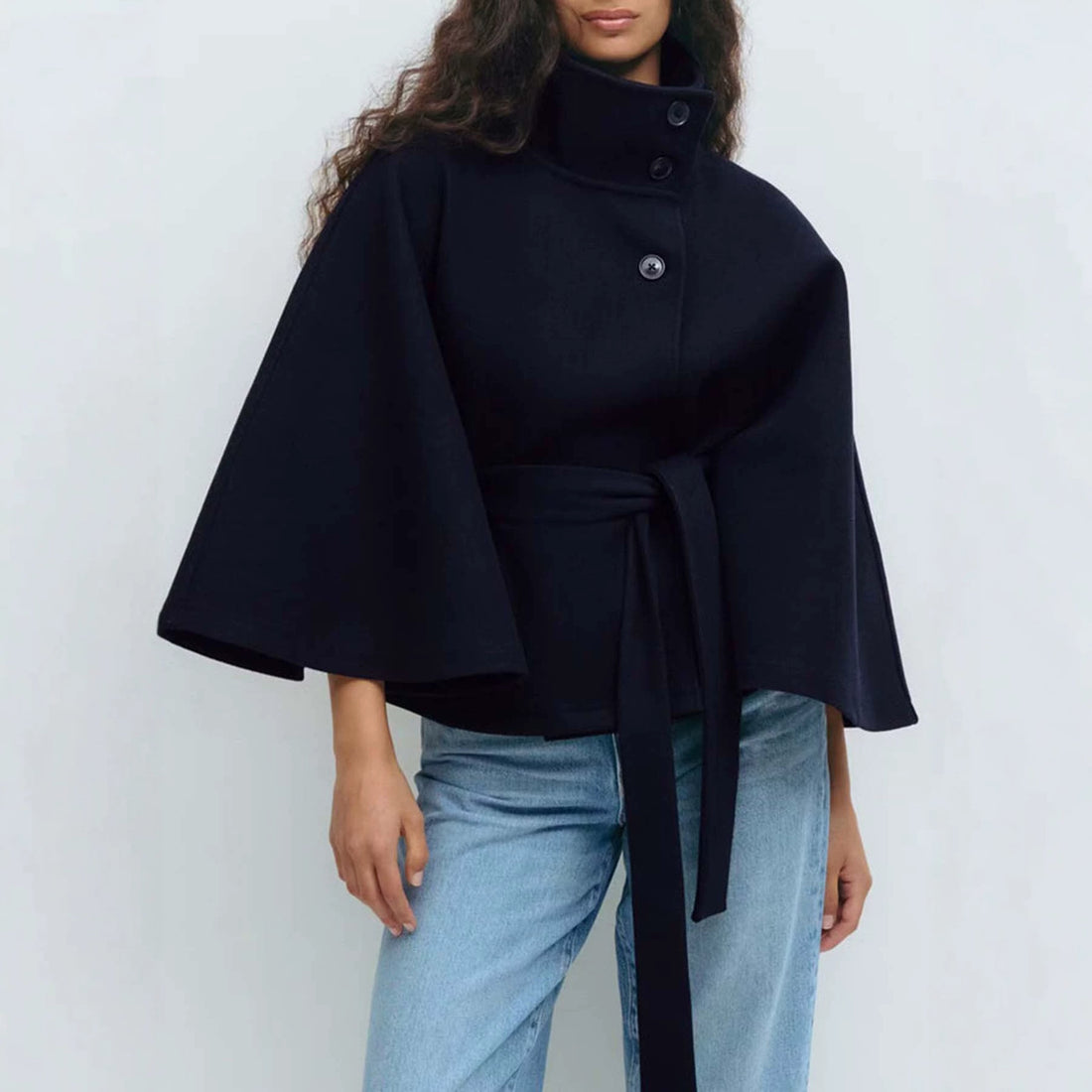Damen Kurzcape-Mantel mit Stehkragen, Oversize-Ärmeln und Bindegürtel Echo Archiv