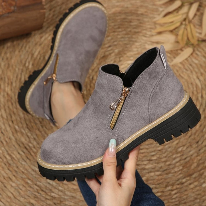 Damen Kurzschaft‑Stiefelette mit grober Profilsohle und seitlichem Reißverschluss Echo Archiv