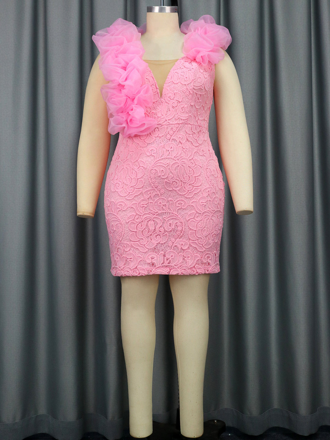 Damen Minimal Kleid mit luxuriöser Spitzenstickerei und Rüschen Echo Archiv