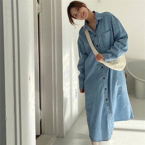 Damen Oversize-Denim-Maxikleid im Hemdstil mit Brusttasche und durchgehender Knopfleiste – Valéora