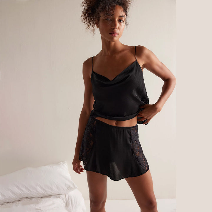 Damen Satin-Nachtkleid mit Spitzenakzenten Echo Archiv