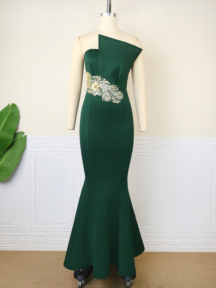 Damen Elegantes asymmetrisches Abendkleid mit floralen Verzierungen Echo Archiv