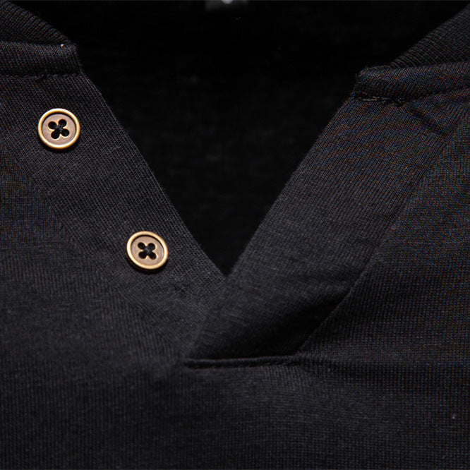 Herren Langarmshirt mit Henley-Kragen und praktischem Knopfdetail Echoarchiv