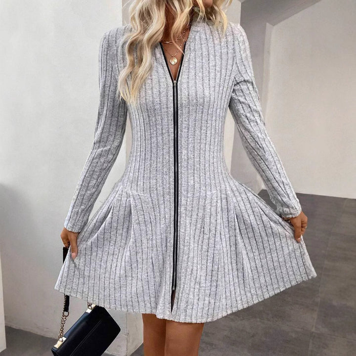 Damen Elegantes Rollkragenkleid mit Reißverschluss Echo Archiv