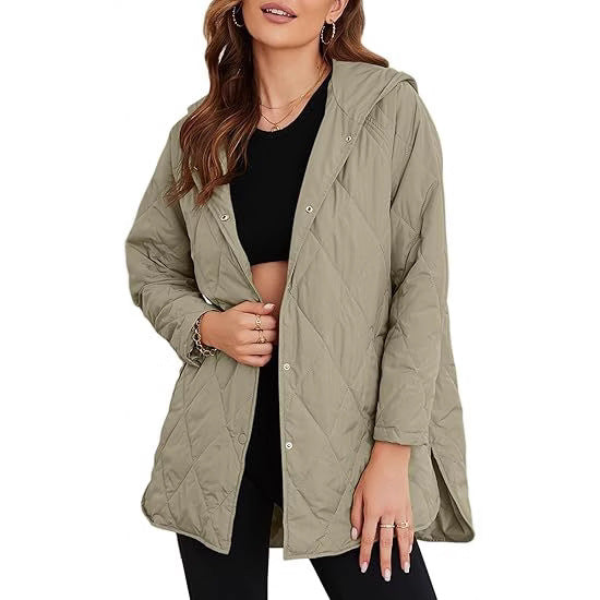 Damen gesteppte Kapuzenjacke mit Oversize-Schnitt, Druckknopfverschluss und Seitenschlitzen Echo Archiv