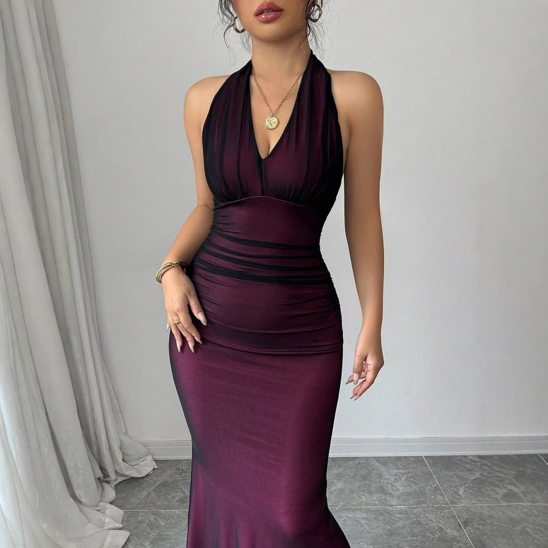 Damen Elegantes Maxikleid mit tiefem V-Ausschnitt und taillierendem Schnitt Echo Archiv