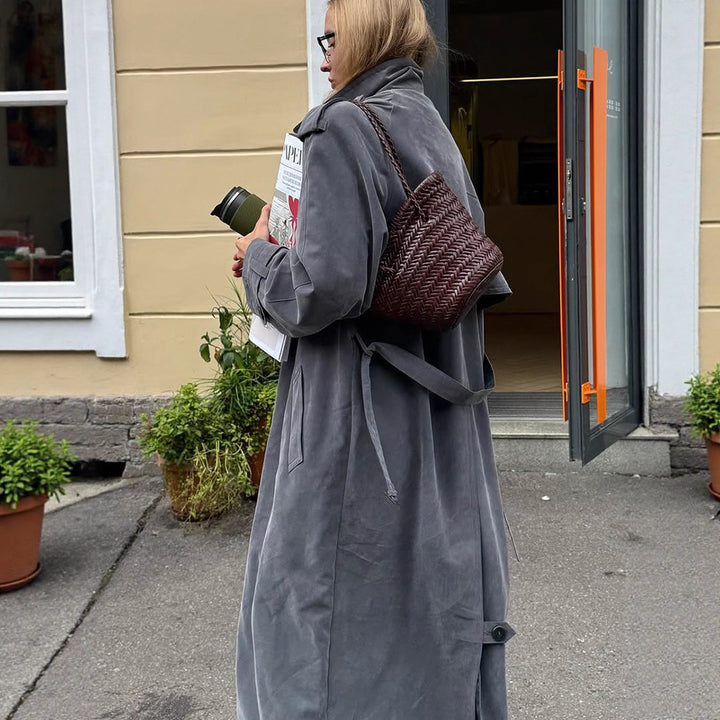 Damen Maxilanger Oversize-Trenchcoat aus softem Velours mit Schulterpatten und doppelreihiger Knopfleiste Echoarchiv