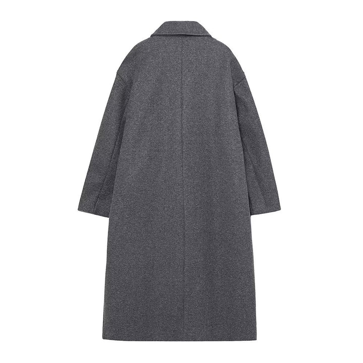 Damen lang geschnittener Boxy‑Mantel mit doppelt geknöpfter Front, überlappendem Schalkragen und großzügigen Pattentaschen – Montévia
