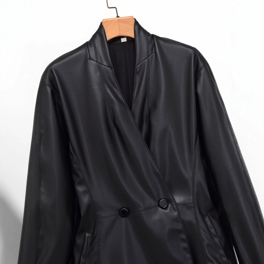 Damen Langer doppeltreihiger Blazer‑Mantel aus veganer Lederoptik mit Schalkragen Echoarchiv
