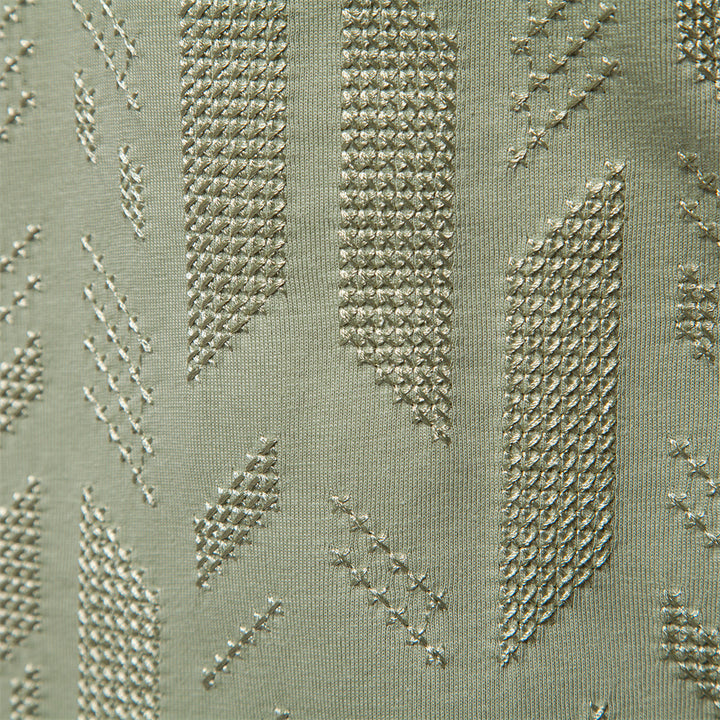 Herren nan Rundhalsshirt aus Baumwollmix mit geometrischer Laserperforation und geradem Schnitt Echo Archiv