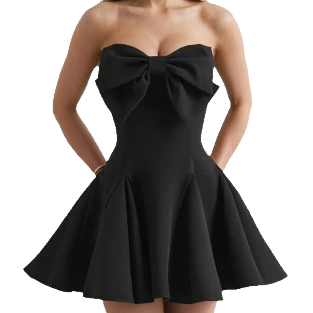 Damen Verspielt geschnittenes Minikleid mit großen Schleifen-Details Echo Archiv