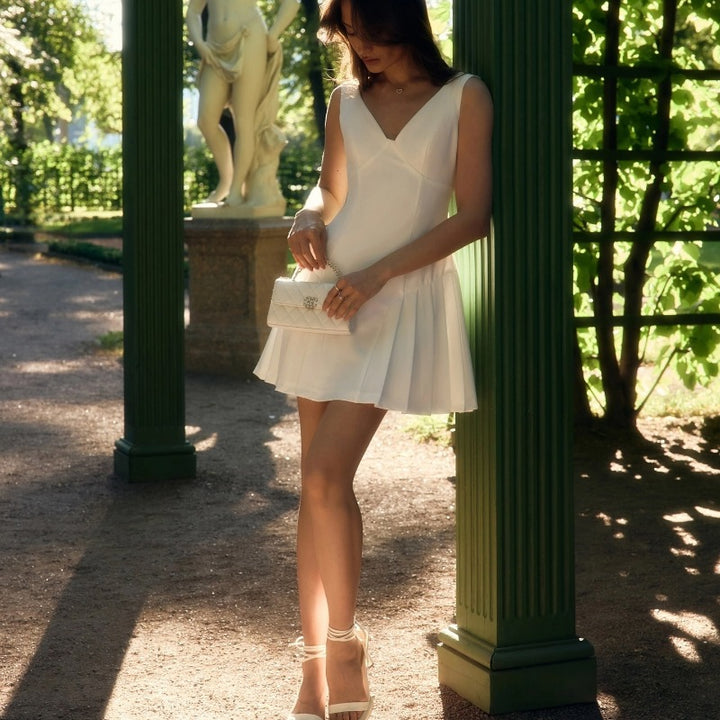 Damen Designer-Playdress mit fließendem Rock und V-Ausschnitt Echo Archiv