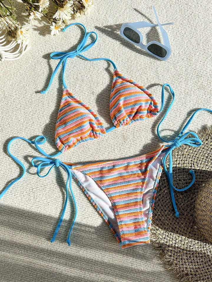 Damen Bikinimodell mit verspieltem Streifenmuster Echo Archiv