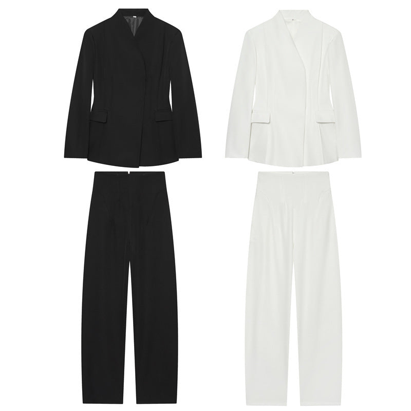 Damen Taillierter kragenloser Blazer mit Pattentaschen und feiner Teilungsnaht Echo Archiv