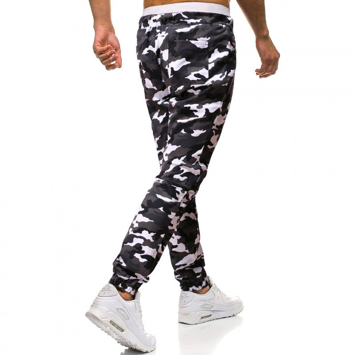 Herren modische Jogginghose im Camouflage-Design Echoarchiv
