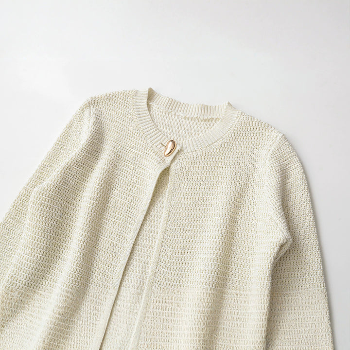 Damen Kurze gehäkelte Boxy-Strickjacke mit dekorativem Schmuckverschluss Echoarchiv