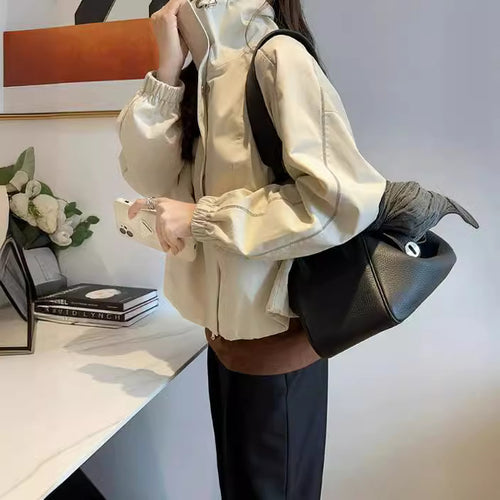 Damen Leichte Overshirt‑Jacke mit Stehkragen, Druckknopfverschluss & Kontrastnaht Echo Archiv