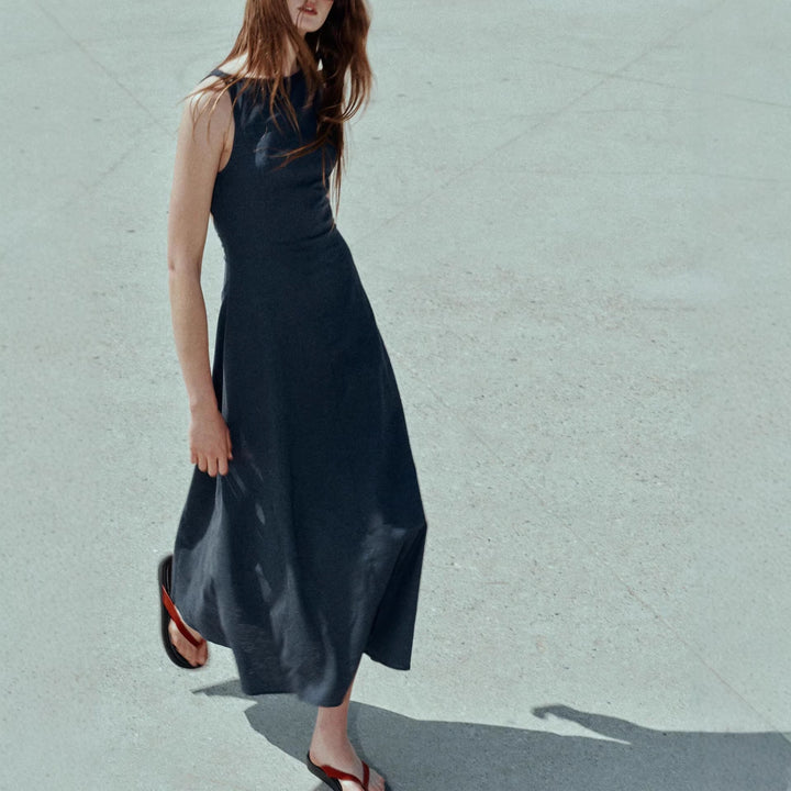 Damen Skaterkleid mit hohem Halsausschnitt und seitlichen Schlitzen Echo Archiv