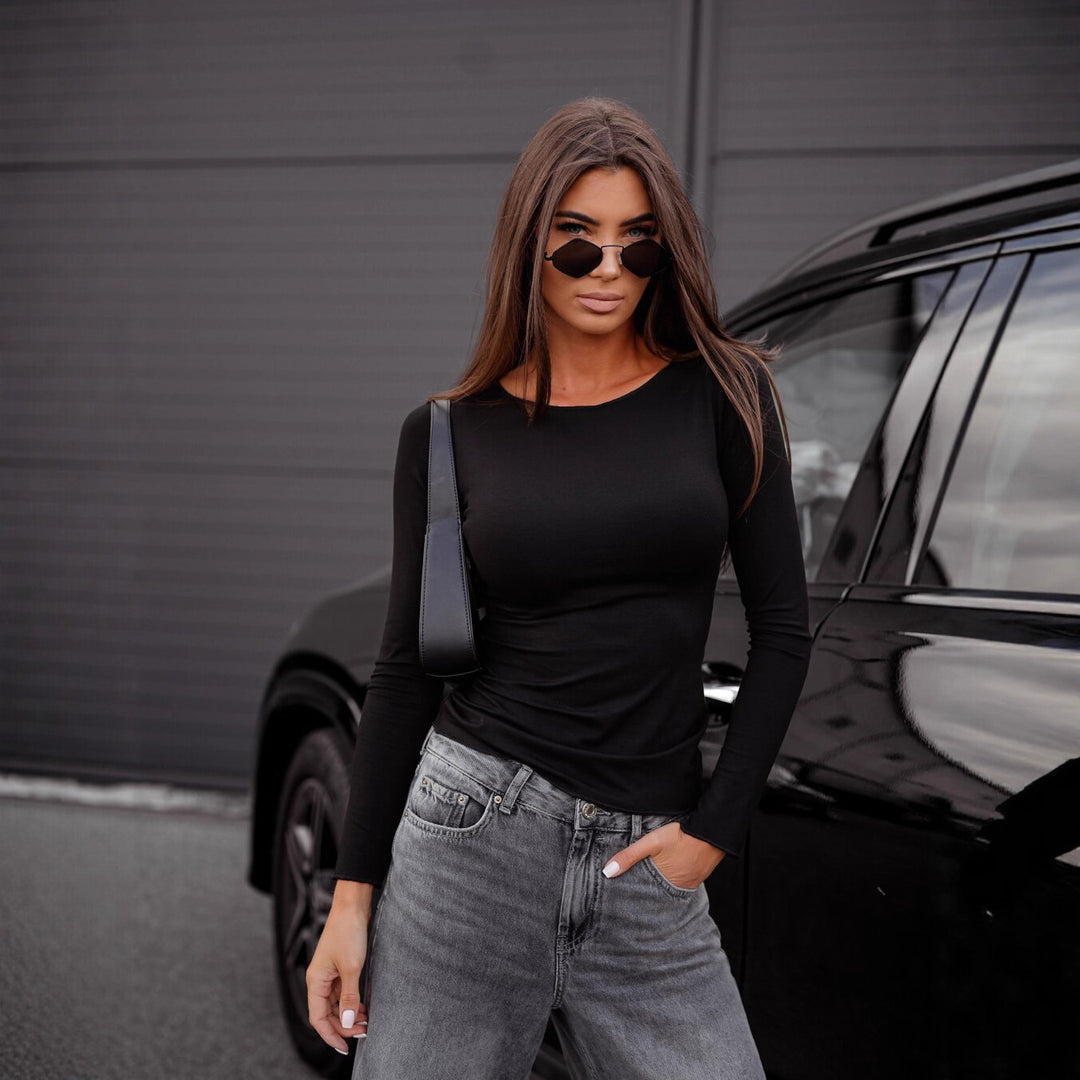 Damen figurbetontes Langarm-Shirt und weite High-Waist Denim-Jeans – Dénora