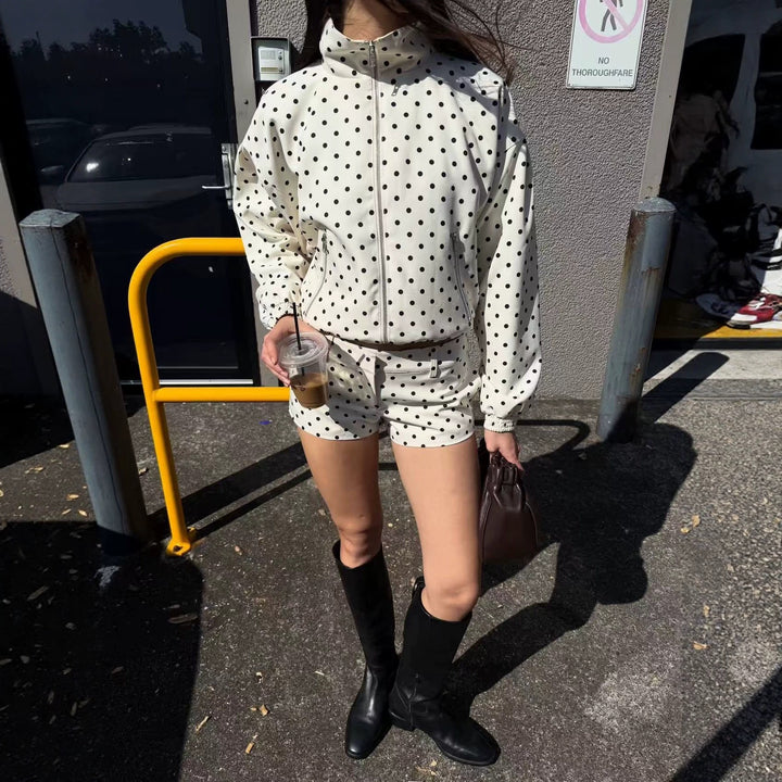 Damen Gepunktete Cropped-Bomberjacke mit Stehkragen, elastischem Saum und schräge Reißverschlusstaschen Echoarchiv