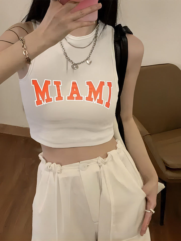 Damen Crop-Top mit auffälligem Schriftzug und körpernahem Schnitt Echo Archiv