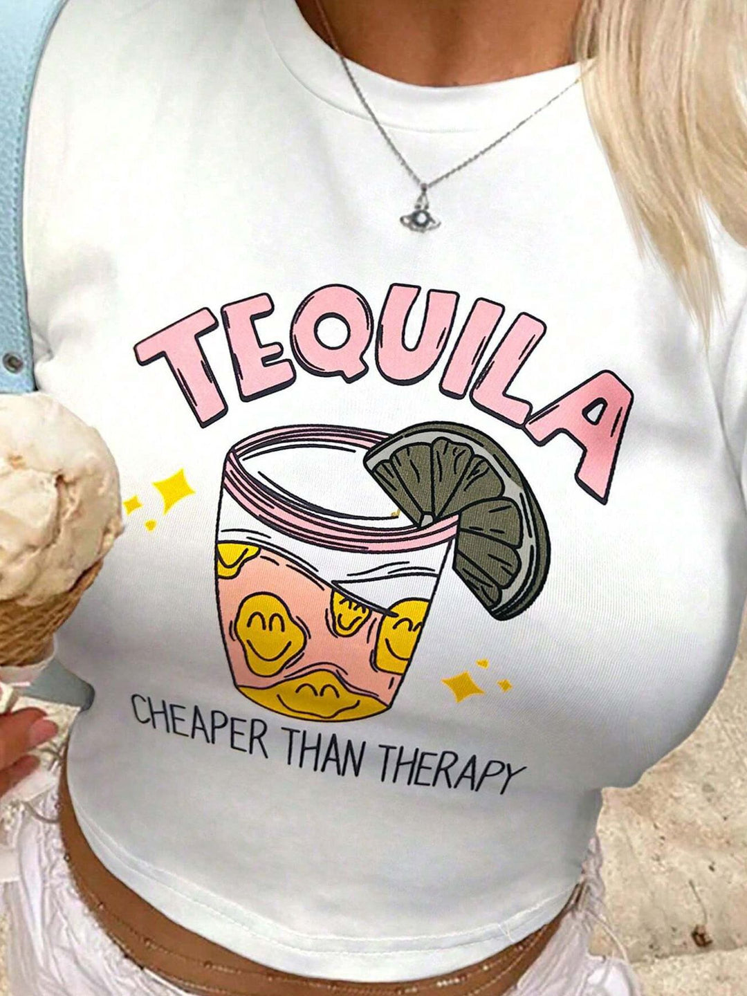 Damen Crop-Top mit kreativem Grafikdesign und modernem Schriftzug Echo Archiv