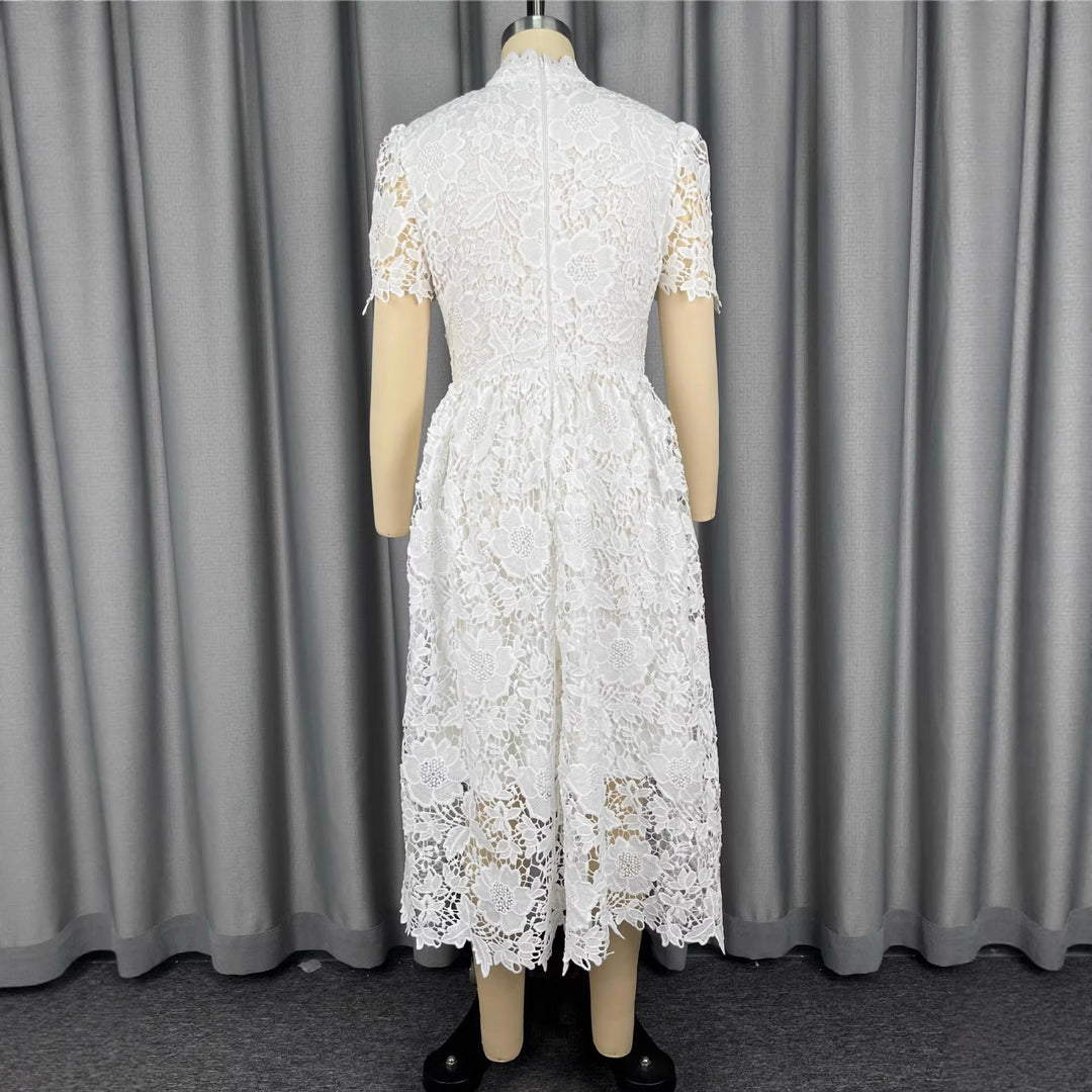 Damen Spitzen-Midi-Kleid mit elegantem V-Ausschnitt und Vintage-Rüschendetails Echo Archiv