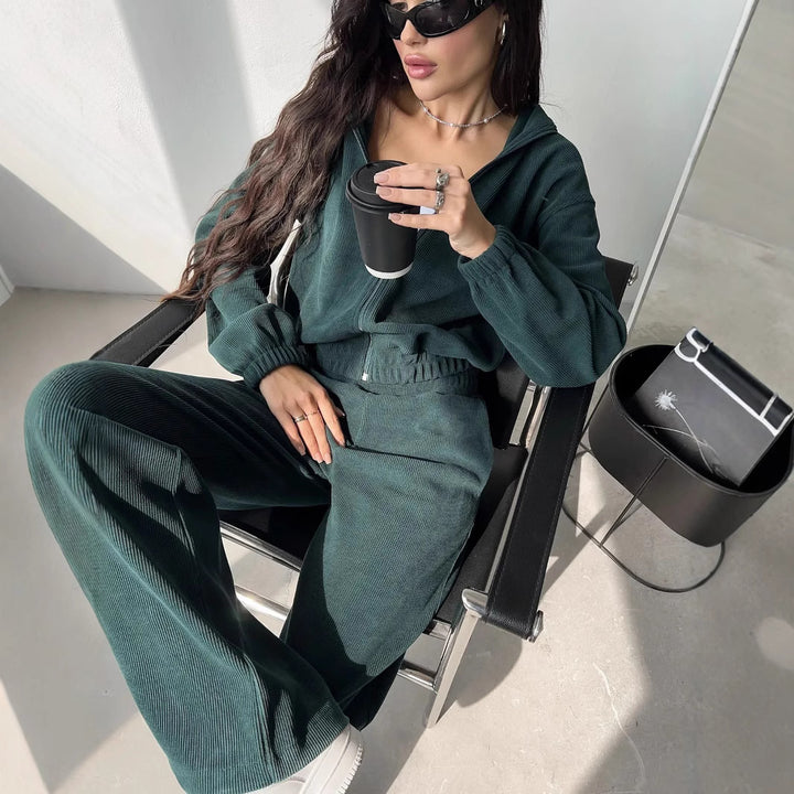 Damen nan kurzes Kapuzen-Loungewear-Set mit durchgehendem Reißverschluss, elastischem Komfortbund und gerippter Struktur Echo Archiv