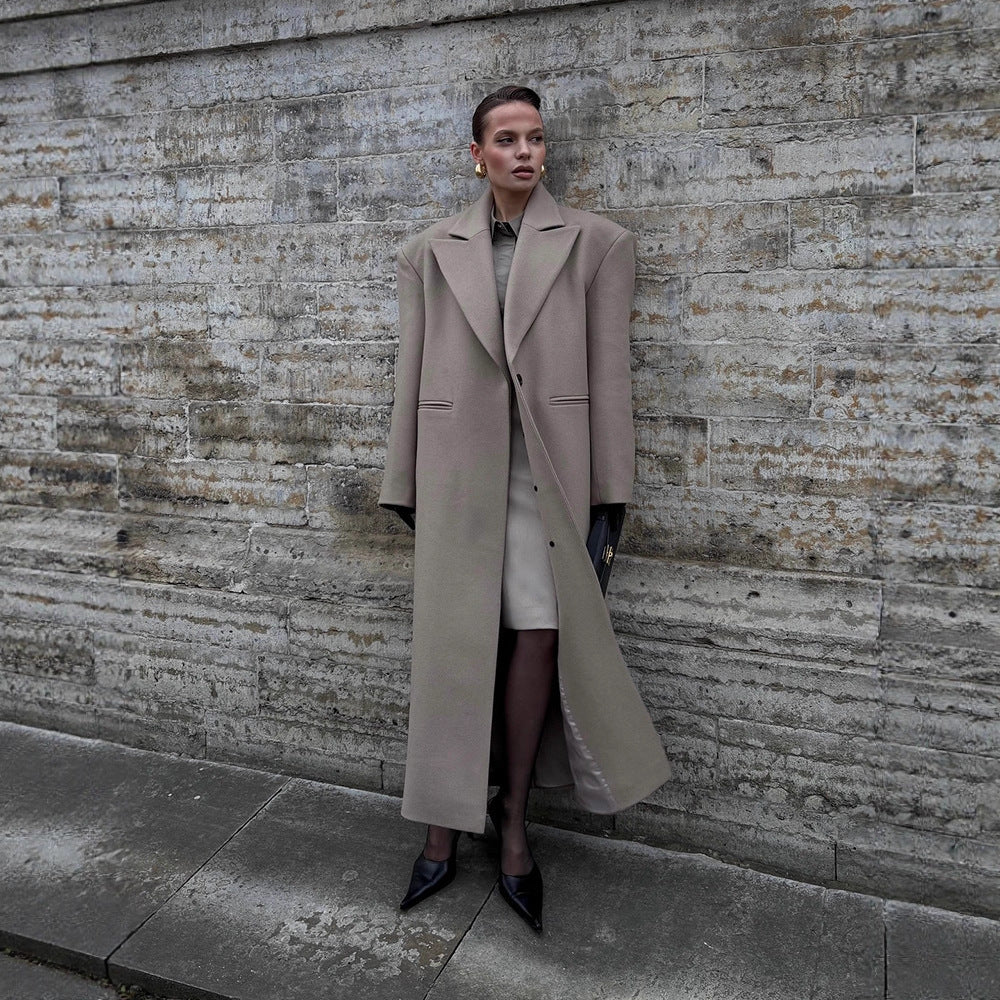 Damen Maxilanger Clean-Cut Wollmixmantel mit übergroßem Revers und gerader Silhouette Echoarchiv