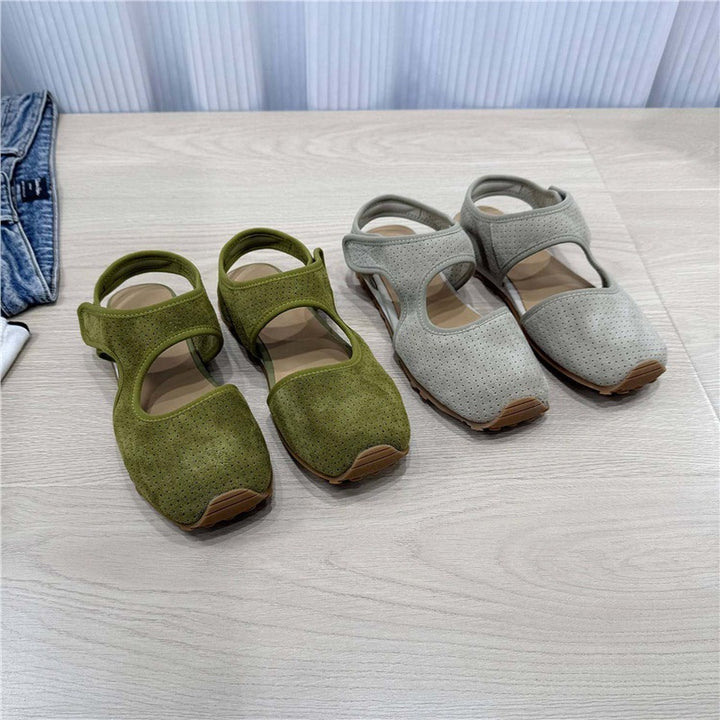 Damen Perforierte Wildleder-Sandalen mit geschlossener Zehenkappe, Klettverschluss und ergonomischer Profilsohle – Sorelia
