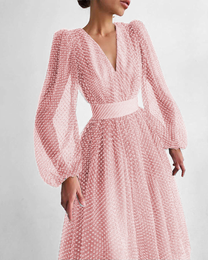 Damen Kleid mit transparentem Puffärmel und floralem Punkte-Design Echo Archiv